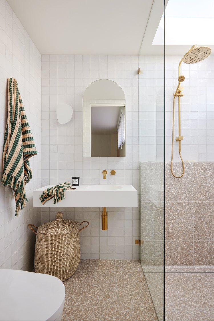 Bathroom wall tile installation – Deerfield Beach, FL